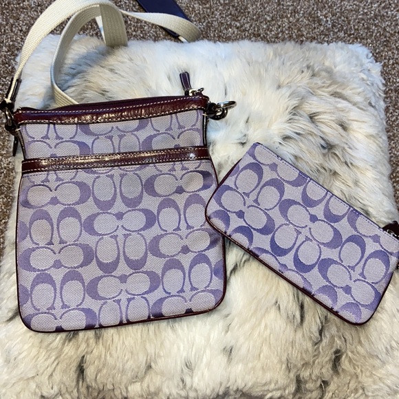 COACH MATCHING CROSSBODY BAG AND WRISTLET - Picture 13 of 13